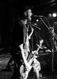 Tom Roberts - Bass